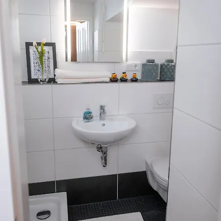90qm Zentrum Naehe Prenzlauer Berg, 2 Baeder Apartamento *