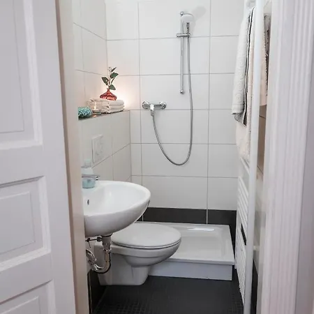 90qm Zentrum Naehe Prenzlauer Berg, 2 Baeder Apartamento Berlín