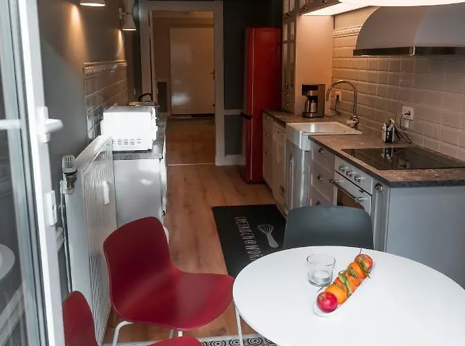 90qm Zentrum Naehe Prenzlauer Berg, 2 Baeder アパート ベルリン